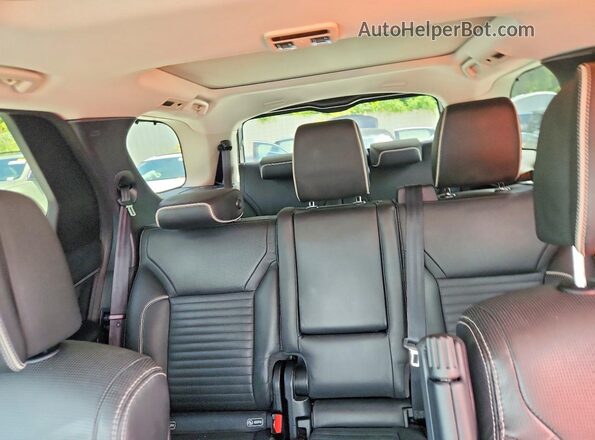 SALRTBBVXHA017437 2017 LAND ROVER DISCOVERY Black უკანა სალონის ხედი