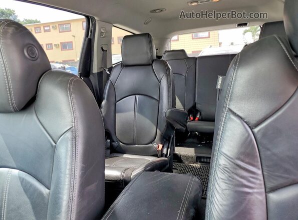 1GNKRHKD8GJ276211 2016 CHEVROLET TRAVERSE Белый Вид задней части салона