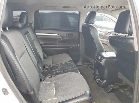 5TDZZRFH5HS200850 2017 TOYOTA HIGHLANDER White Rear interior view