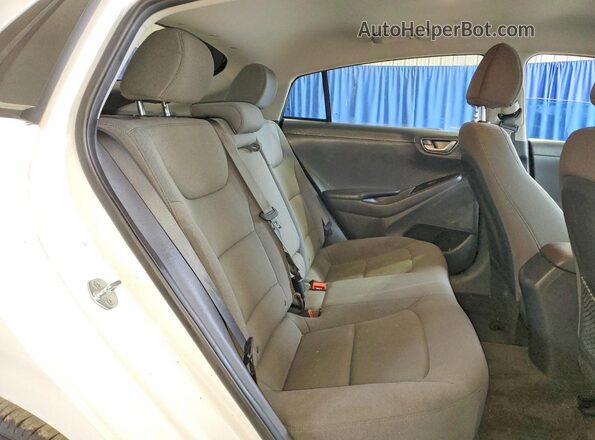 KMHC75LJ0MU077956 2021 HYUNDAI IONIQ Белый Вид задней части салона