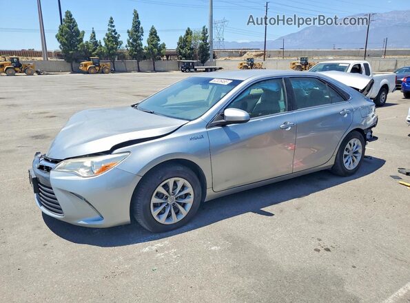 4T1BD1FK1HU213518 2017 TOYOTA CAMRY Серебряный Задняя левая четверть