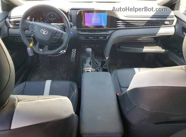 4T1DAACK0SU150084 2025 TOYOTA CAMRY White ხელსაწყოთა პანელის ხედი