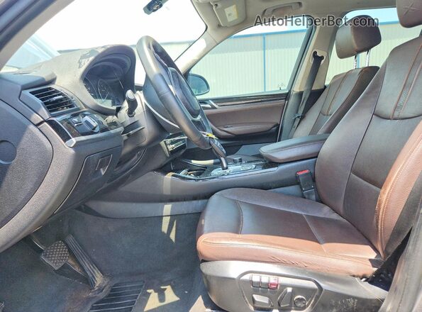 5UXWX9C51H0T01582 2017 BMW X3 Silver Vista del salpicadero
