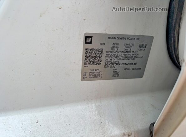 1GKS2GKC2KR289548 2019 GMC YUKON White Widok wnętrza z tyłu