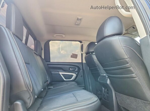 1N6BA1F41JN533840 2018 NISSAN TITAN Black Սալոնի հետևի տեսք