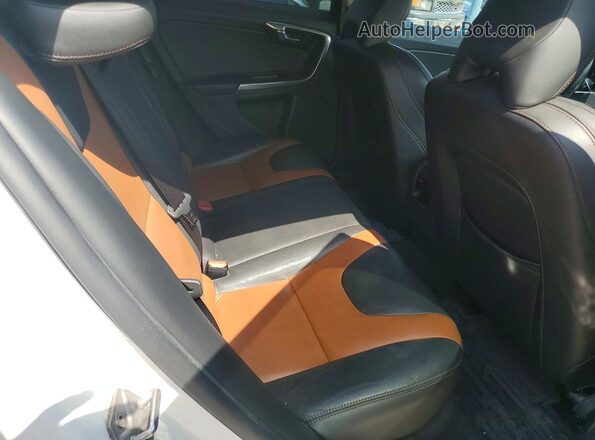 YV4612HK5G1013353 2016 VOLVO V60 Белый Вид подкапотного пространства