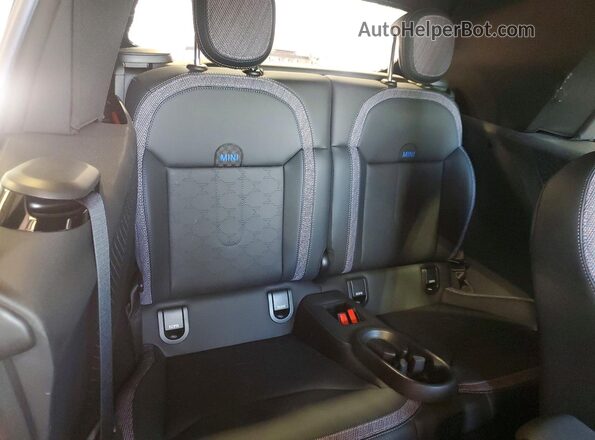 WMW23GX08T2Y33937 2026 MINI COOPER Красный Вид задней части салона