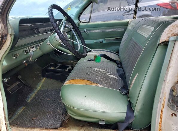 362P47952 1961 PONTIAC CATALINA Белый Вид салона спереди