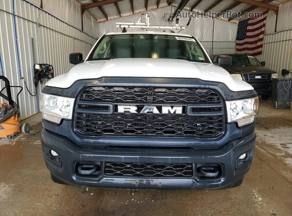 3C6UR5HJ3KG604147 2019 RAM 2500 White Rear view