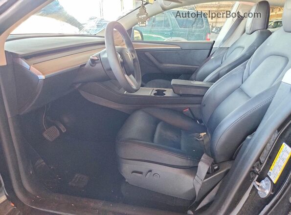 7SAYGDEE0PF920459 2023 TESLA MODEL Black Vista del salpicadero