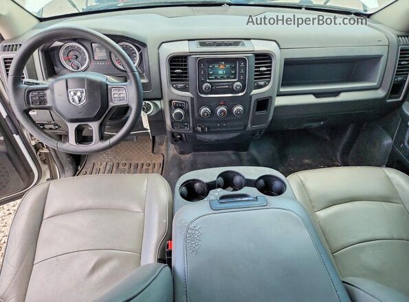 1C6RR7ST7JS314030 2018 RAM 1500 White Vista del cuadro de instrumentos