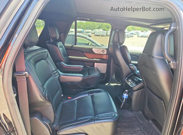 5LMJJ3LT6KEL25128 2019 LINCOLN NAVIGATOR Black Engine compartment view