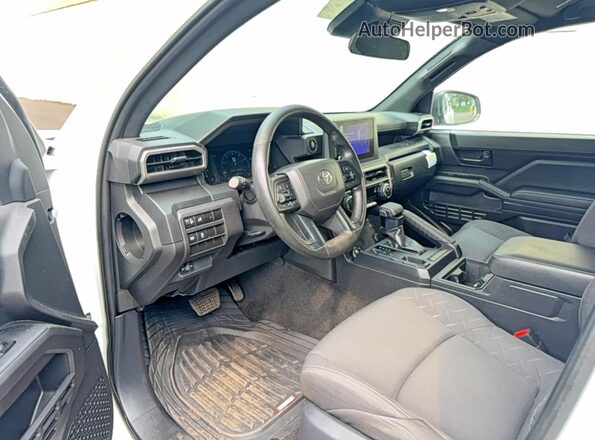 3TYJDAHN1RT013059 2024 TOYOTA TACOMA White Հետևի նստատեղերի տեսք