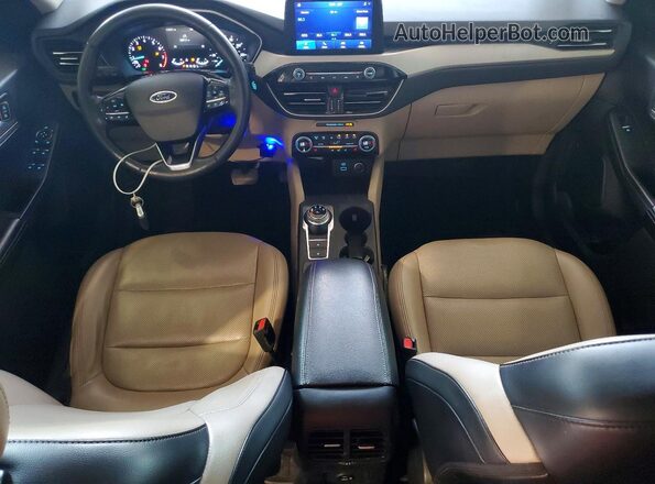 1FMCU0H61MUA56615 2021 FORD ESCAPE Черный Вид щитка приборов