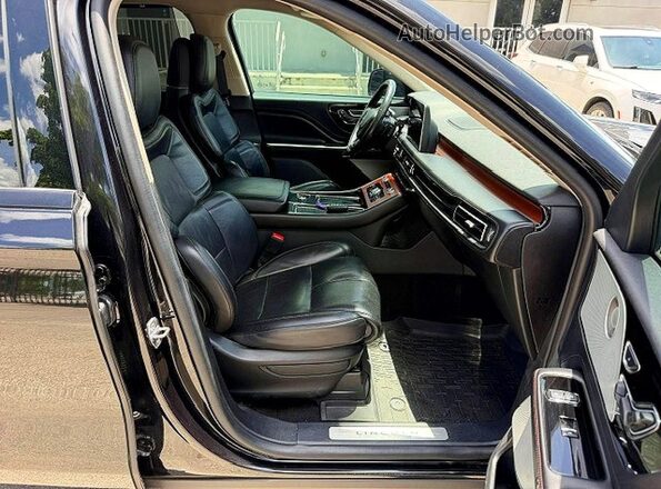 5LM5J7XC3NGL14700 2022 LINCOLN AVIATOR Black Dashboard view