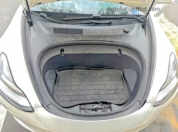 5YJ3E1EA3LF799963 2020 TESLA MODEL 3 White Widok deski rozdzielczej