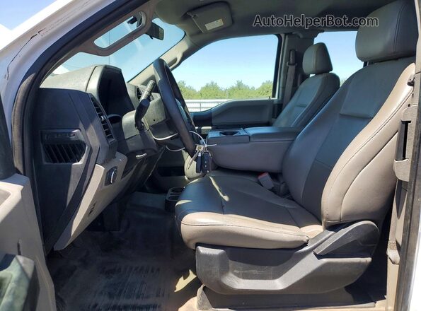 1FTFX1E52JKE45376 2018 FORD F150 White Widok deski rozdzielczej