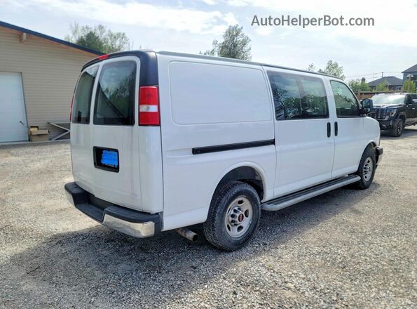 1GTW7AFF0H1344229 2017 GMC SAVANA White Դիմացի տեսք