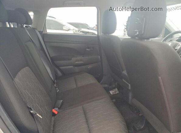 JA4ARUAU6PU010211 2023 MITSUBISHI OUTLANDER Серебряный Вид задней части салона