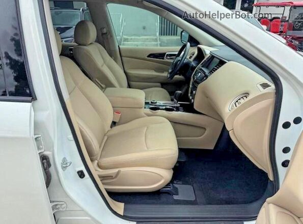 5N1DR2MM1HC627750 2017 NISSAN PATHFINDER White Вид панелі приладів