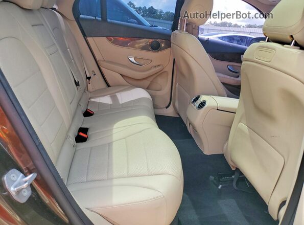 WDC0G4JB7JV056213 2018 MERCEDES-BENZ GLC-CLASS Brown Vista del compartimento del motor