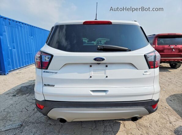 1FMCU0GD1HUE90085 2017 FORD ESCAPE White Вид салону спереду