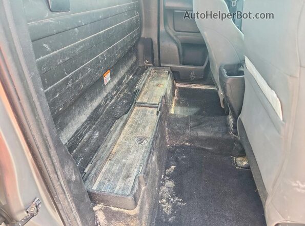 5TFRX5GN4KX149734 2019 TOYOTA TACOMA Silver Սալոնի հետևի տեսք