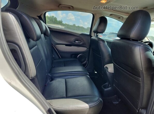 3CZRU5H58GM744889 2016 HONDA HR-V Silver Engine compartment view