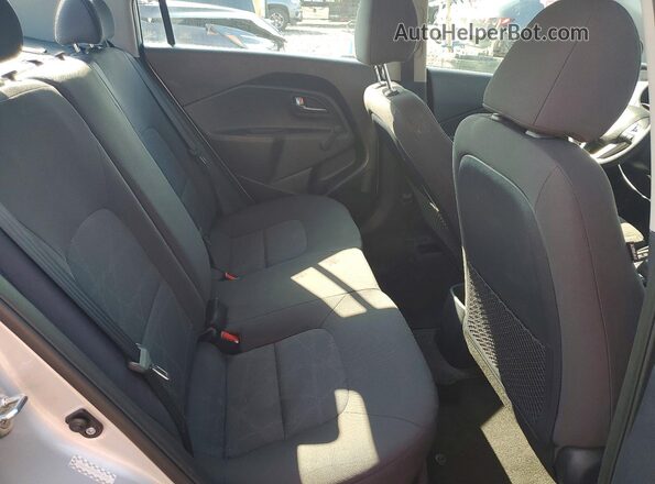 KNADM4A3XG6659276 2016 KIA RIO Silver Rear interior view