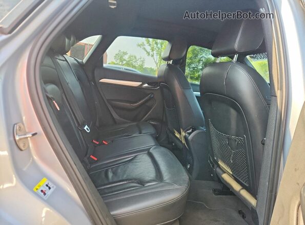 WA1GFCFS6GR011303 2016 AUDI Q3 Silver Vista del compartimento del motor