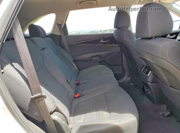 5XYPGDA36KG454258 2019 KIA SORENTO Silver Вид задньої частини салону