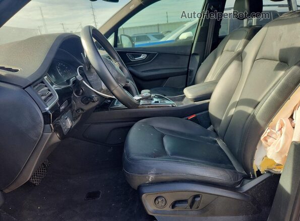 WA1AAAF73KD013939 2019 AUDI Q7 Silver Dashboard view