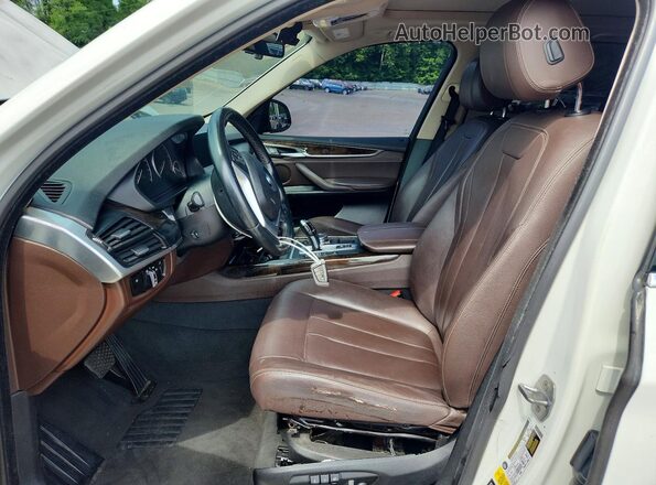5UXKR0C56G0U08775 2016 BMW X5 Белый Вид панели приборов