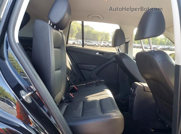 WVGBV7AX2HK029199 2017 VOLKSWAGEN TIGUAN Black Vista del compartimento del motor