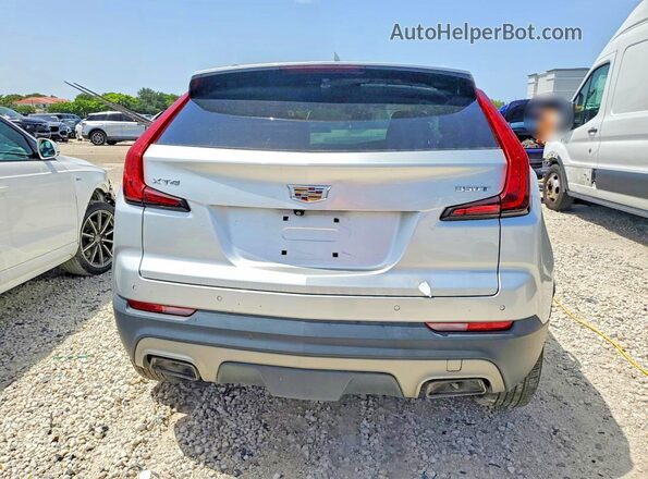 1GYFZCR47LF057069 2020 CADILLAC XT4 Серебряный Вид салона спереди
