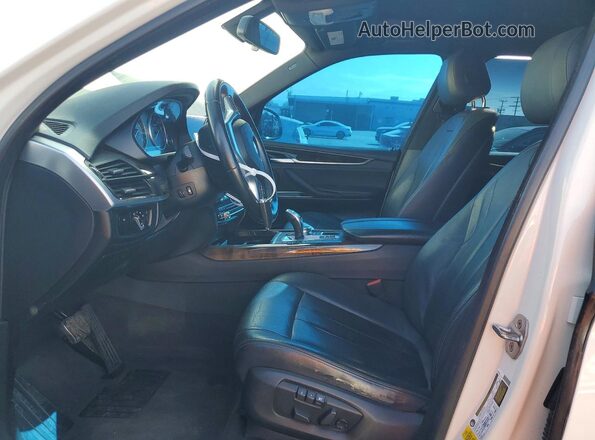 5UXKR2C57J0X08313 2018 BMW X5 White Vista del salpicadero