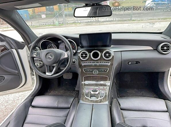 WDDWJ4JB7JF639589 2018 MERCEDES-BENZ C White Հետևի նստատեղերի տեսք
