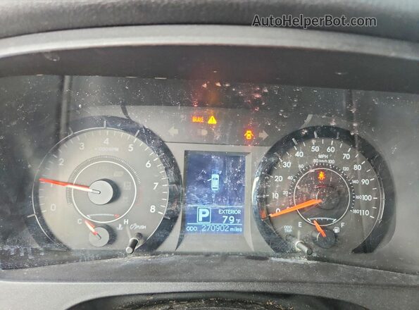 5TDZZ3DC0HS867121 2017 TOYOTA SIENNA Red Vista de los asientos traseros