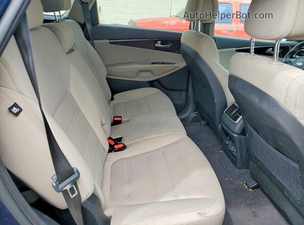 5XYPGDA57HG208250 2017 KIA SORENTO Blue Widok wnętrza z tyłu