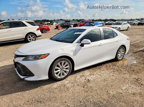 4T1B11HK5KU243019 2019 TOYOTA CAMRY White Rear left