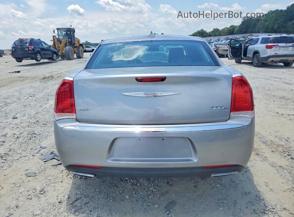 2C3CCAKG3GH208498 2016 CHRYSLER 300 Silver Front interior view
