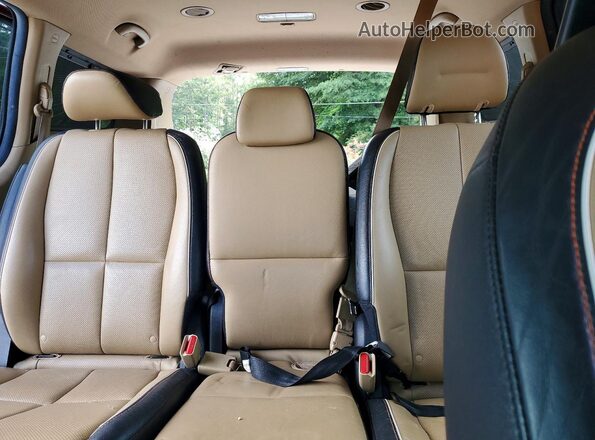 KNDMC5C13K6536886 2019 KIA SEDONA Maroon Rear seats view