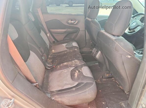 1C4PJLAB4HW558942 2017 JEEP CHEROKEE Silver Engine compartment view