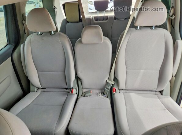 KNDMB5C16H6241163 2017 KIA SEDONA Maroon Rear interior view
