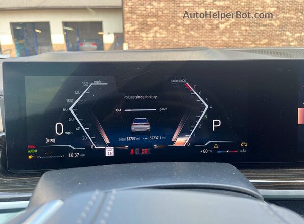 5UX23EM0XS9X97121 2025 BMW X7 White Вид підкапотного простору