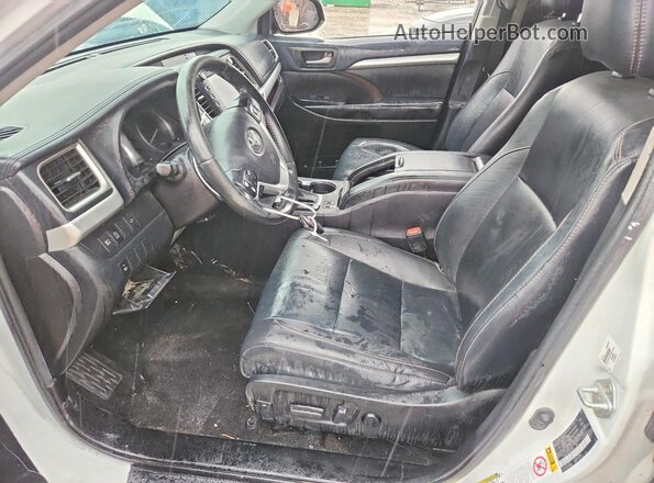 5TDKZRFH5KS572455 2019 TOYOTA HIGHLANDER Белый Вид панели приборов