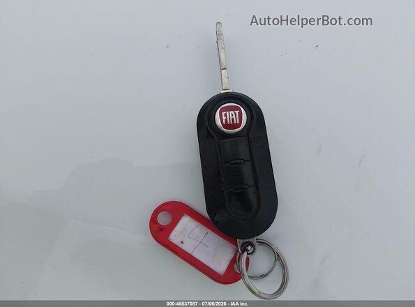 3C3CFFCR2HT557844 2017 FIAT 500 Silver Առջևի վահանակի տեսք
