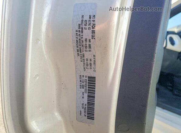 3C3CFFGE2GT165257 2016 FIAT 500 White Vista del compartimento del motor