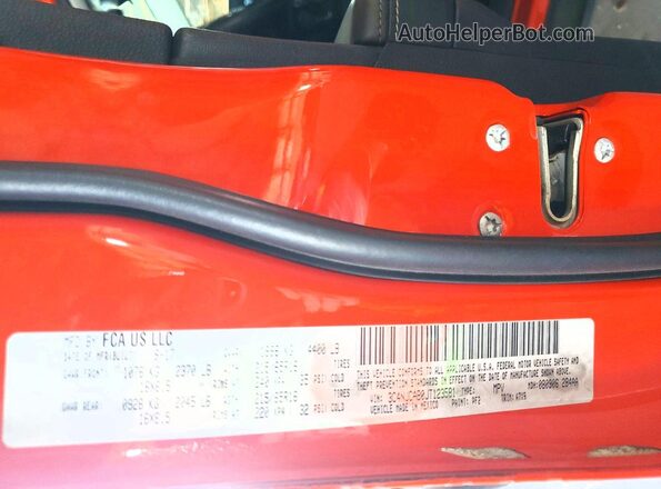 3C4NJCAB0JT123581 2018 JEEP COMPASS Orange Engine compartment view