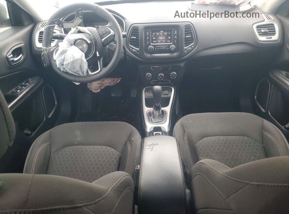 3C4NJCAB3JT208236 2018 JEEP COMPASS White Dashboard view